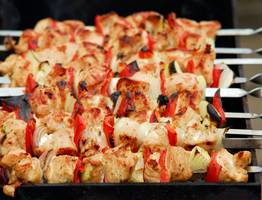 Секрет вкусного блюда: как приготовить сочное мясо в духовке за час