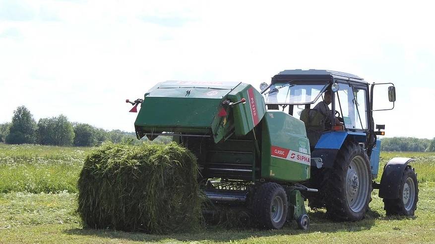 Главная картинка новости: Аграрии Коми успешно завершают летнюю кормозаготовку: отстает только Север