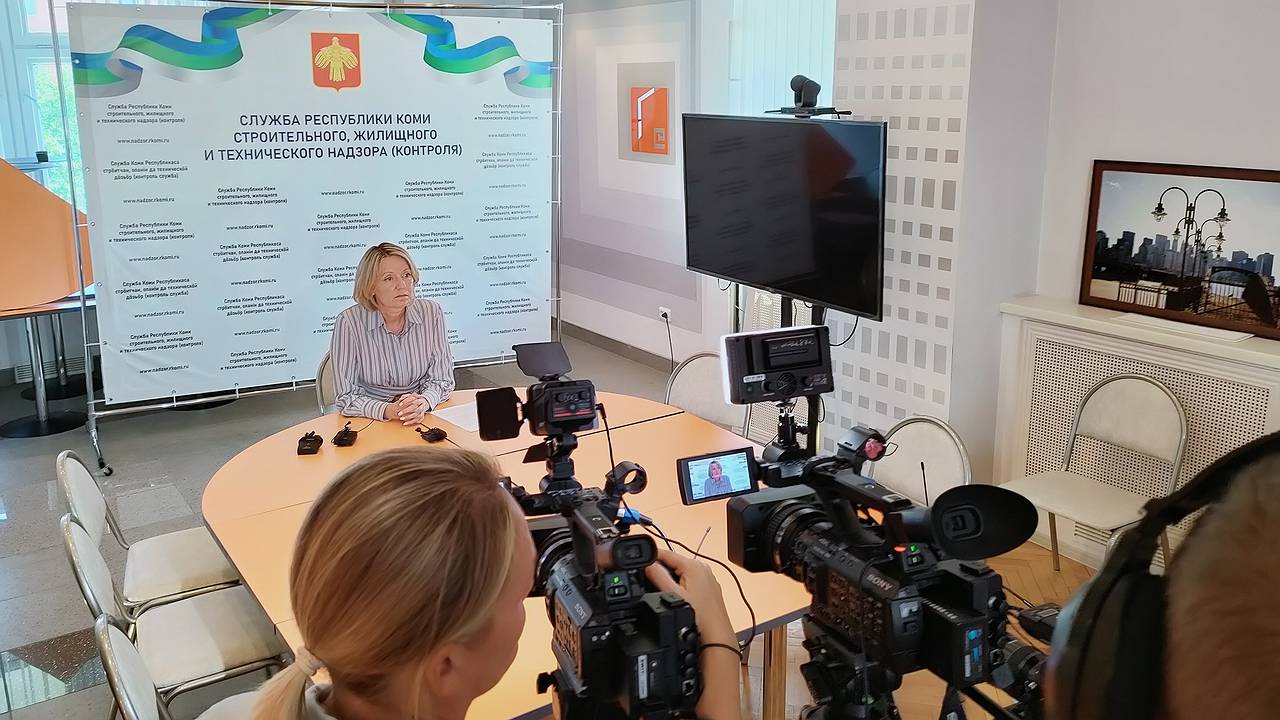 Главная картинка новости: Жилье Коми готовят к зиме по новым строгим правилам