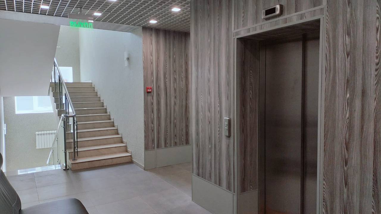 Главная картинка новости: В нефтяной столице Коми завершилась реконструкция бизнес-центра на Севастопольской