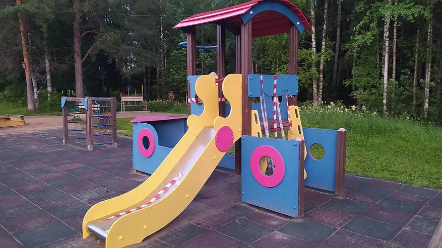 Главная картинка новости: Эжвинские дворы преображаются: в Сыктывкаре поддержали проект по детским площадкам