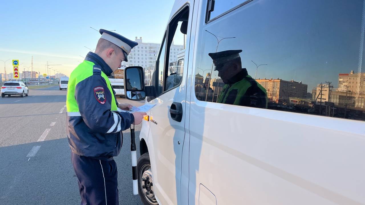 Главная картинка новости: С 20 августа началось массовое лишение прав: три группы водителей под прицелом ГИБДД по всей стране
