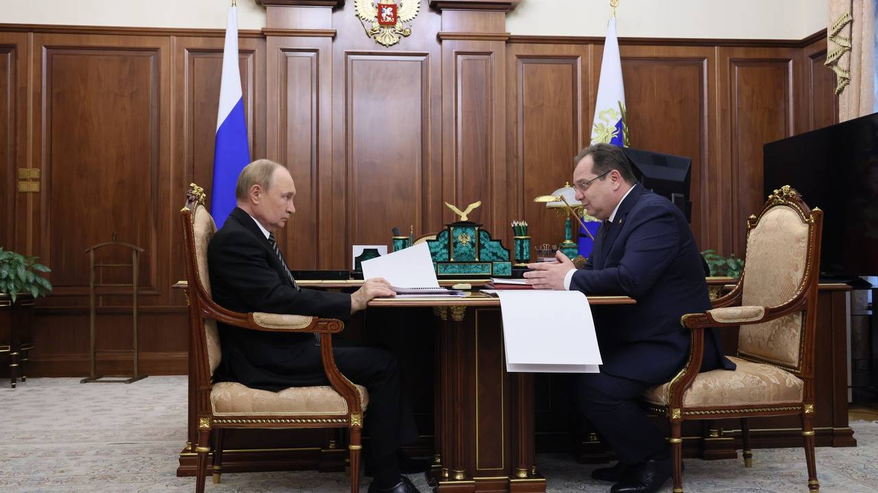 Главная картинка новости: Врио главы Коми принял участие в рабочей встрече с Президентом России