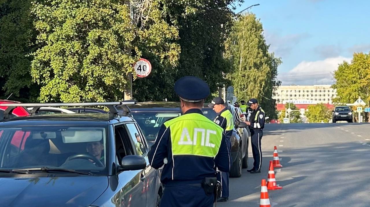 Главная картинка новости: В Сыктывкаре 40% проверенного автомототранспорта не соответствует заявленным данным