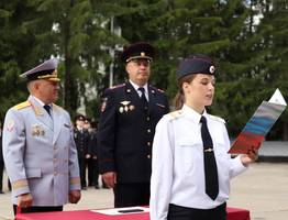В Сыктывкаре пополнились ряды правоохранителей: новое поколение полицейских принесло присягу