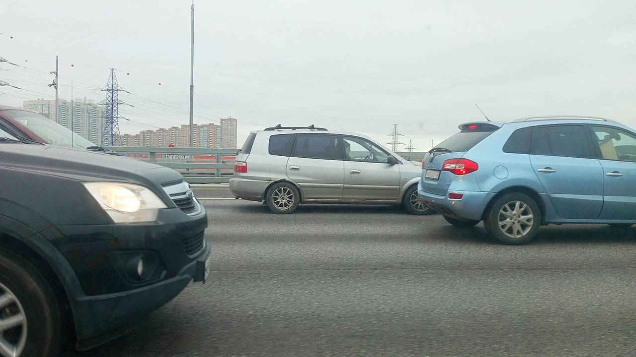 Главная картинка новости: Секрет идеальной мойки авто: почему все делают это неправильно? Одно простое правило спасет ваш кузов