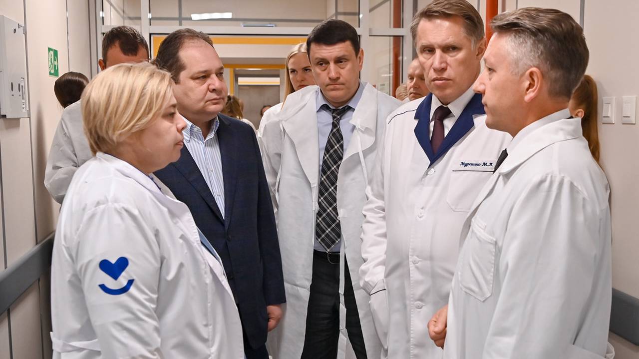 Главная картинка новости: По приглашению Ростислава Гольдштейна в Коми побывали Министр здравоохранения РФ и команда из 20 экспертов