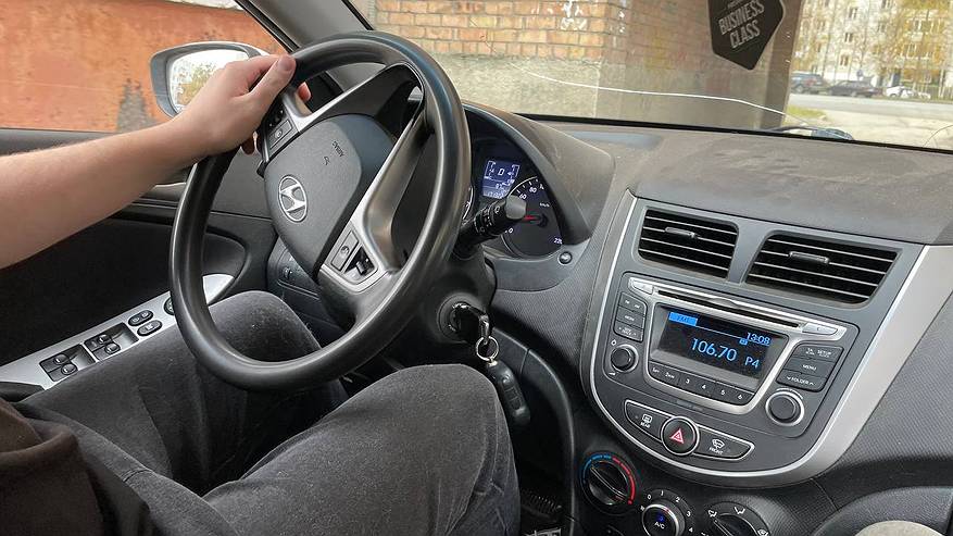 Главная картинка новости: Купили 2 машины: отец выбрал с 8-клапанным мотором, а я с "шеснарём". Проехали 130 тыс.км. и оба поняли, кто совершил большую ошибку 5 лет назад