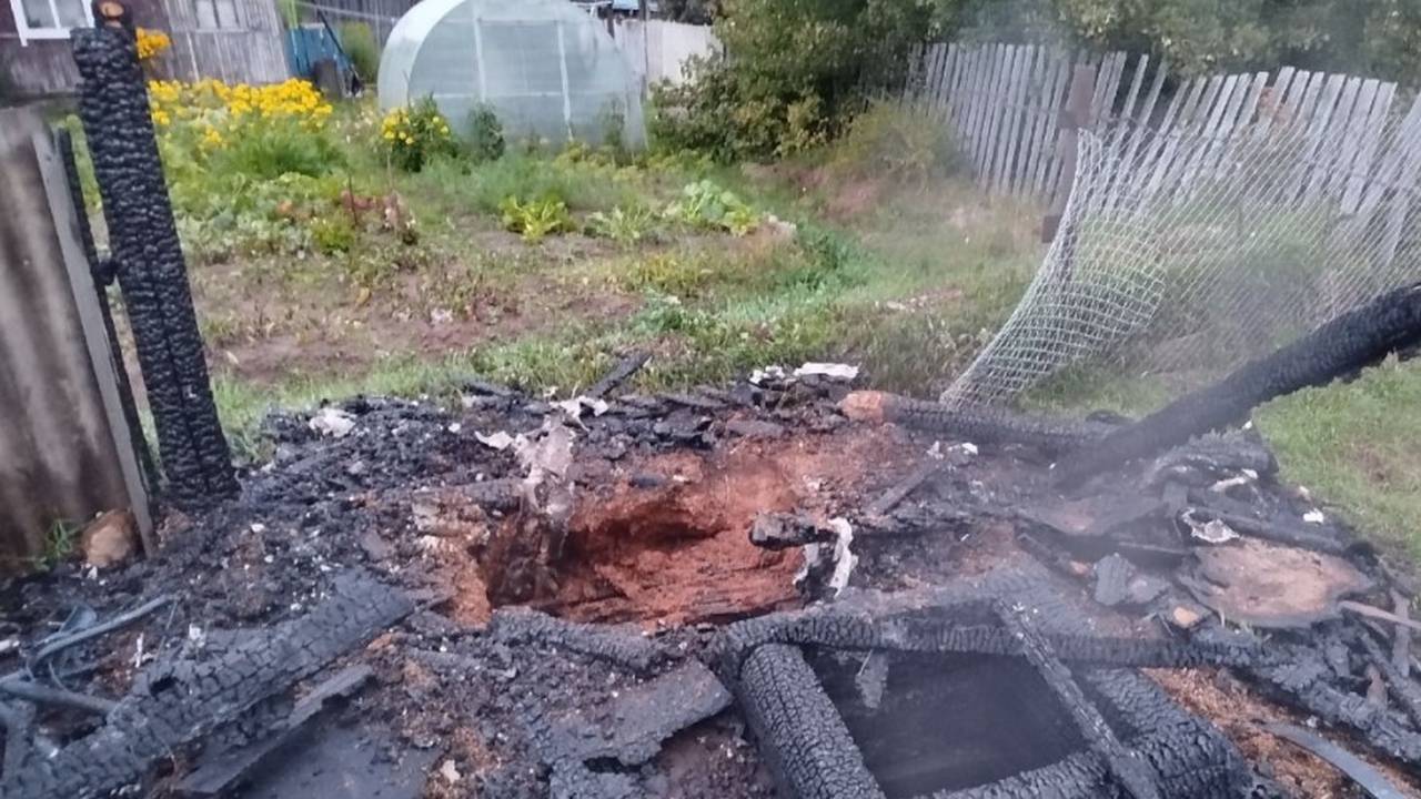 Главная картинка новости: Два пожара в Коми за сутки: спасатели подвели итоги и напомнили о правилах безопасности