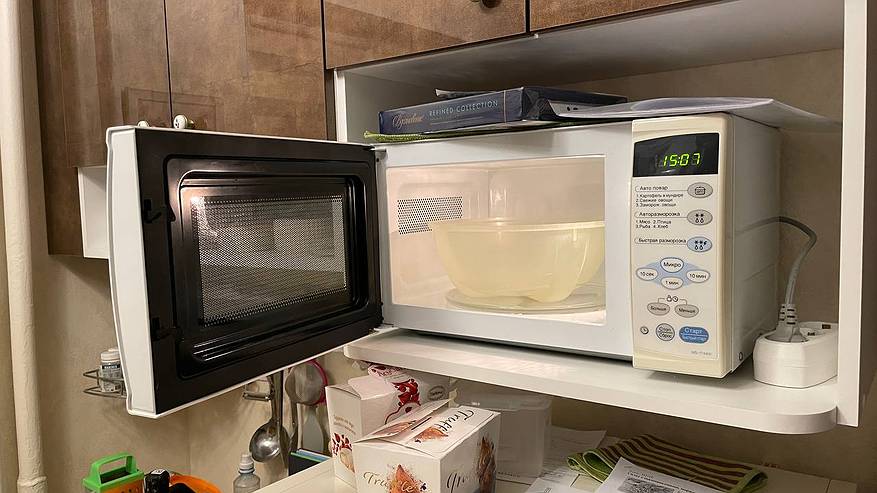 Главная картинка новости: Больше нет запаха от мусорного ведра, кастрюля не убегает и другие 13 гениальных лайфхаков для идеальной хозяйки: