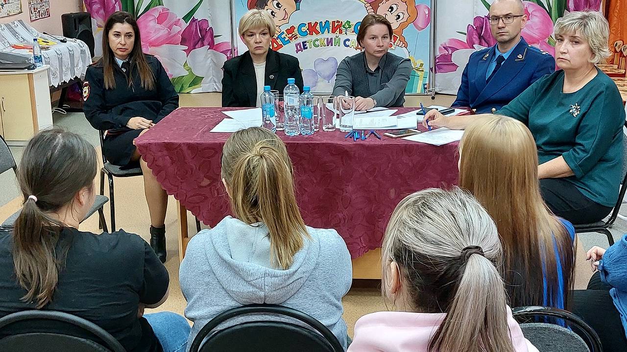 Главная картинка новости: В Сыктывкаре проводят проверку после скандала с жестоким обращением в детсаду