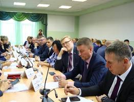 Эжвинский район Сыктывкара преображается: врио мэра заслушал доклад о проделанном