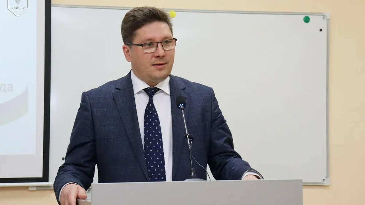 Главная картинка новости: Эксперт высоко оценил стратегию Ростислава Гольдштейна на выборах в Коми