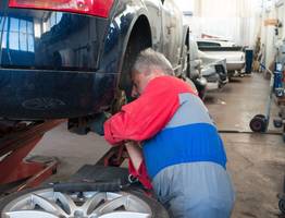 Многие автовладельцы даже не подозревают из-за чего мастер в автосервисе "приговаривает" к замене катализатор