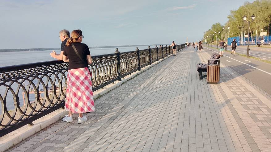 Главная картинка новости: — Уходишь? Ну и катись, — сказал Василий. Он не думал, что жена правда уйдет. Идти ей было некуда, да и кому она кроме него нужна такая