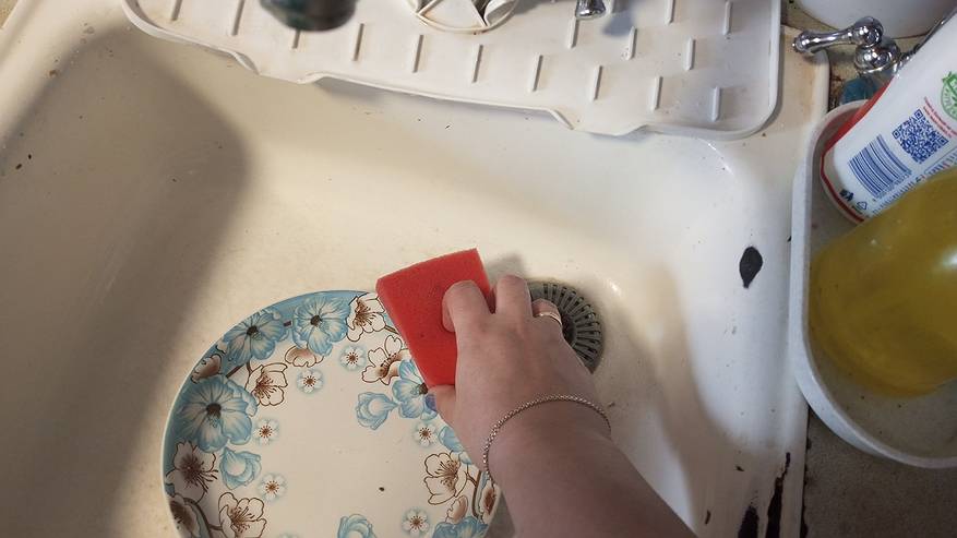 Главная картинка новости: Продавщица смотрит на меня как на сумасшедшую: таблетки для посудомойки скупаю тоннами - секретные способы применения в хозяйстве