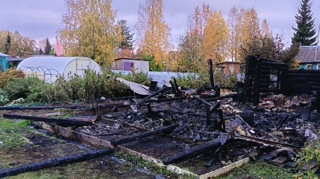 Главная картинка новости: Два пожара в жилых домах Коми удалось ликвидировать без жертв