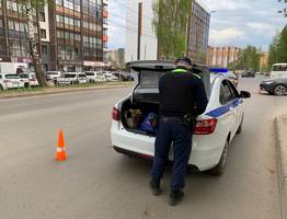 Маленькая девочка попала под колеса автомобиля в Сыктывкаре