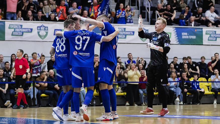 Главная картинка новости: Сыктывкарская "Новая генерация" пробилась в финал Кубка лиги по футзалу