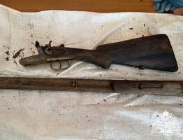 Житель Сыктывкара передал Росгвардии оружие, найденное при разборе старой бани