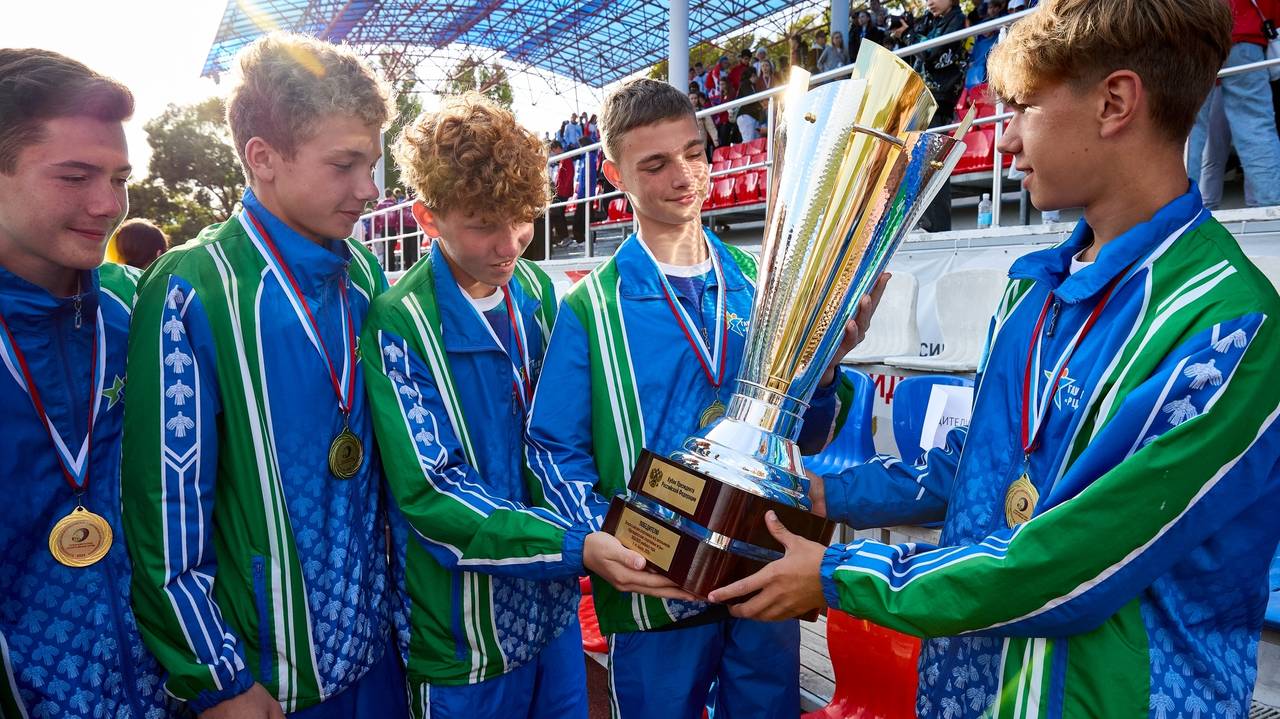Главная картинка новости: Школьники из Сыктывкара завоевали золото Президентских спортивных игр