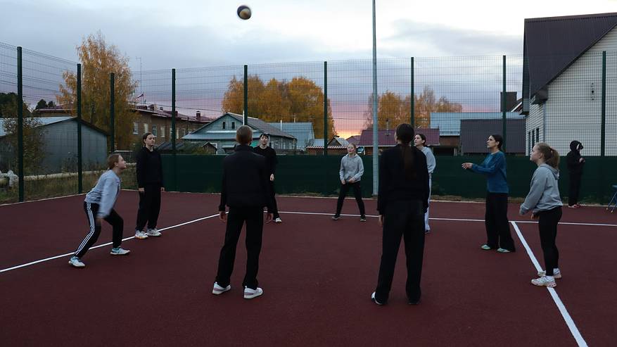 Главная картинка новости: В одном из сел Коми открыли современную многофункциональную спортплощадку