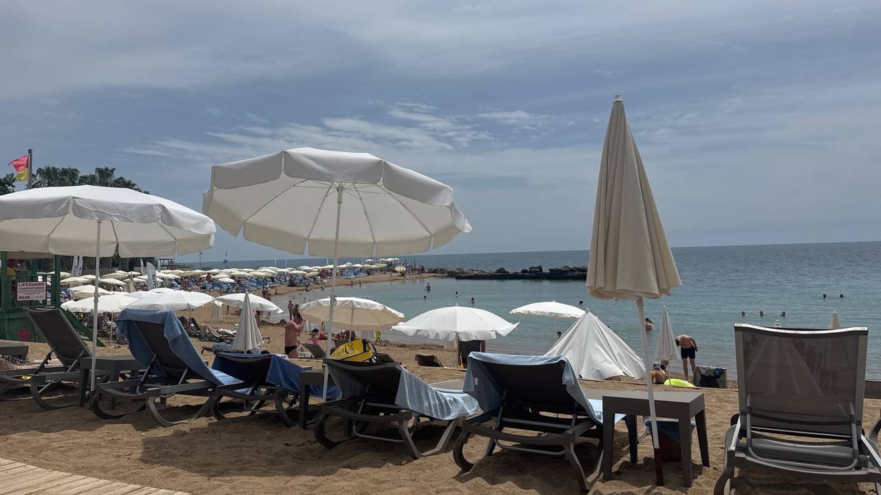 Главная картинка новости: Отпуск стал сущим адом: семья сбежала с Мальдив с долгом в 2 млн и в слезах