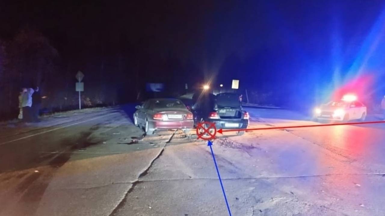 Главная картинка новости: В Коми Opel не уступил дорогу Hyundai: два человека получили травмы