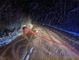 Пьяный лихач без прав перевернулся в кювет на лесной трассе в Коми