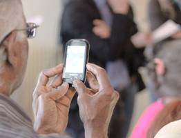 Недооцененное стихотворение, которое спасает от депрессии людей старше 50