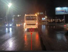 В Сыктывкаре пассажир автобуса получила травму при резком торможении транспорта