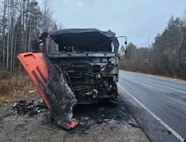 На трассе под Сыктывкаром из-за технической неисправности вспыхнул КАМАЗ