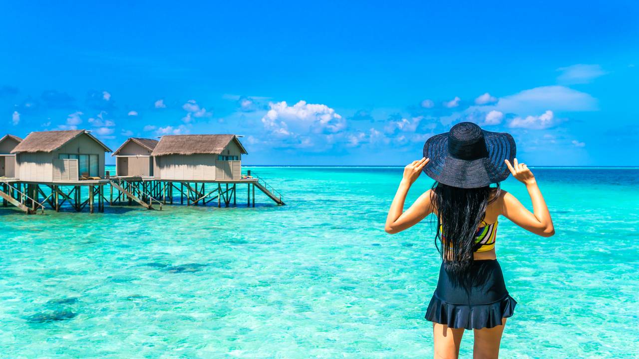 Главная картинка новости: Отпуск обратился сущим адом: семья сбежала с Мальдив с долгом в 2 млн и в слезах