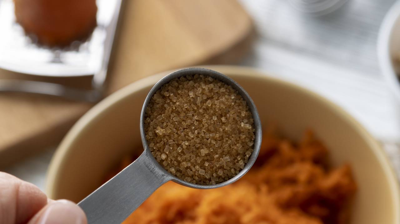 Если вам 45-70 лет: одна чайная ложка каждый день поможет сохранить ясность ума и еще 4 рекомендации академика Микулина