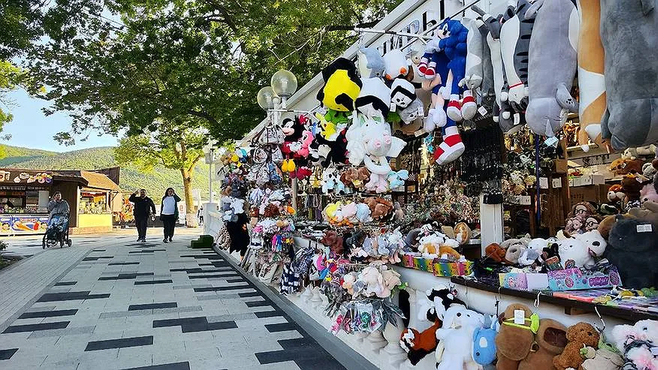 Главная картинка новости: Рынок в Гагре своими глазами: правда ли там всё так печально, как рассказывают?