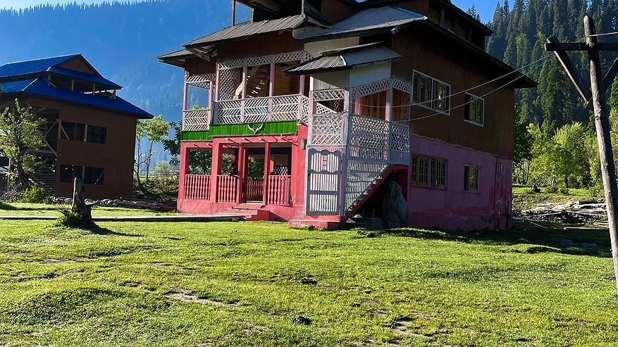 Главная картинка новости: Дом мечты в Абхазии: ремонт сделали, а через год сбежали сверкая пятками — почему