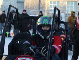 В Заполярье Коми школьники осваивают багги на обновлённом картодроме
