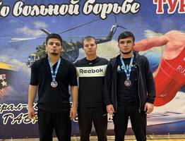 Воспитанники СШОР "Эжва" Сыктывкара вернулись с турнира по вольной борьбе с серебром и бронзой