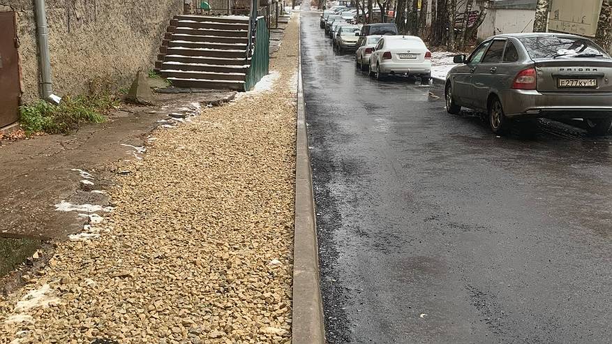 Главная картинка новости: В Сыктывкаре переносят завершение ремонта двора на Пушкина: подробности от мэрии