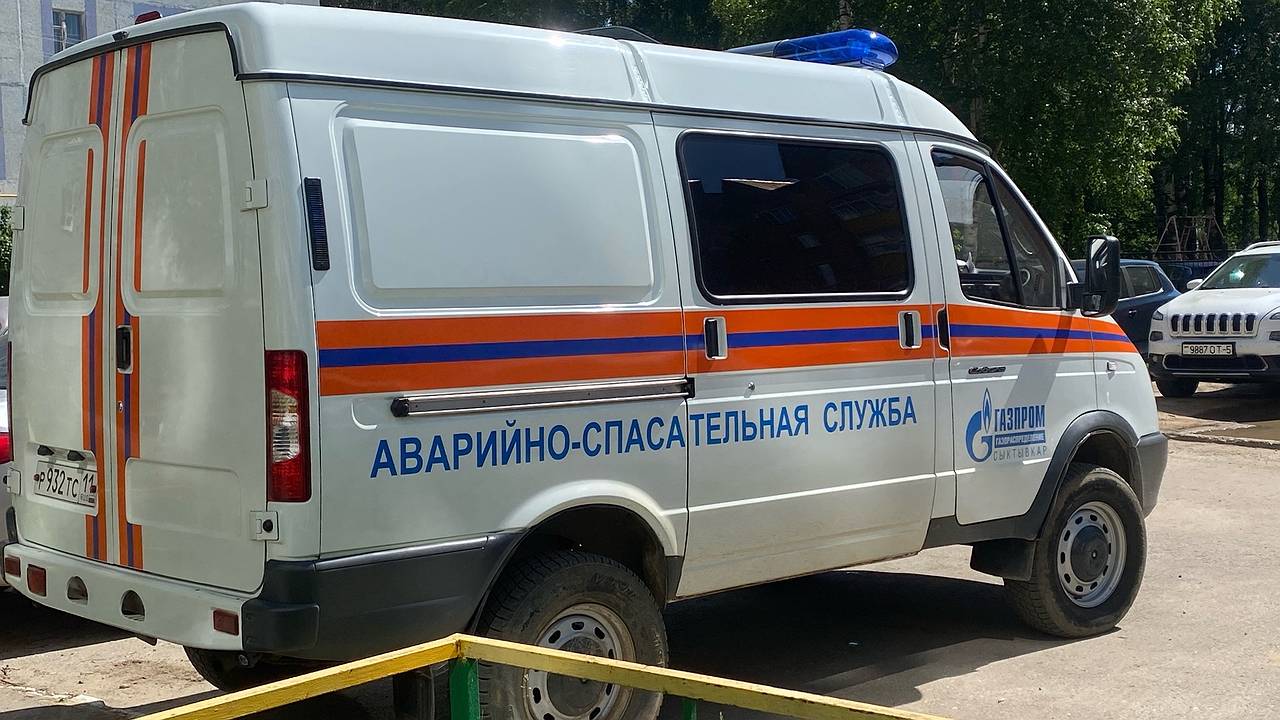 Главная картинка новости: В Коми взрыв выбил окна в одной из квартир пятиэтажки Микуня