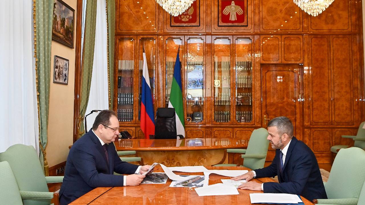 Главная картинка новости: Власть вышла из кабинетов: Ростислав Гольдштейн поддержал выездные совещания мэрии Сыктывкара