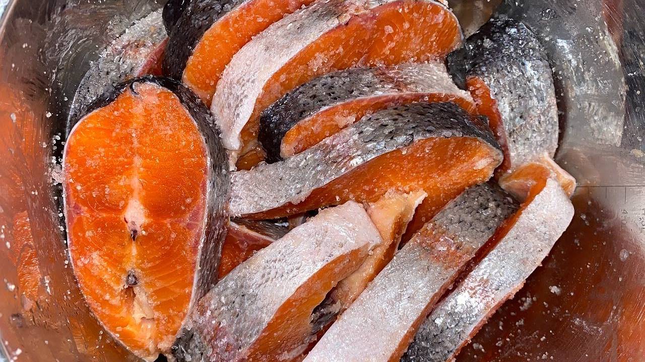 Главная картинка новости: Роспотребнадзор забраковал в Коми 27 килограммов рыбы: в продукции нашли химию и паразитов