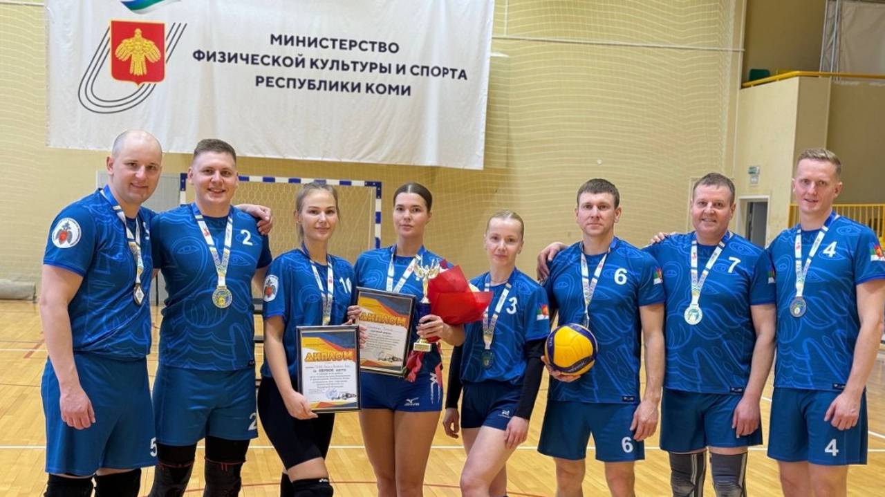 Главная картинка новости: Волейбольный турнир определил лучших спортсменов среди силовиков Коми