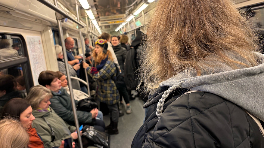 Главная картинка новости: Тельцам стоит быть аккуратными с преждевременными выводами, а Близнецам откроется тайная информация