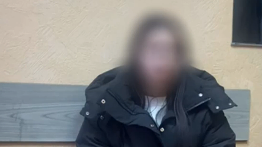 Главная картинка новости: В Коми полицейские вычислили курьера финансовых аферистов, похитивших у пенсионерки 700 000 рублей