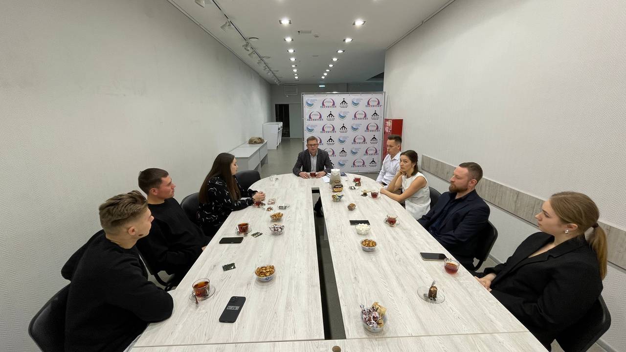 Главная картинка новости: Молодежный совет Ассамблеи народов России начал работу в Коми