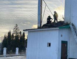 В Коми спасли церковь и жилой дом: пожарные ответили на несколько сложных вызовов