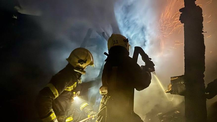 Главная картинка новости: В Коми серия пожаров унесла жизни двух человек и потребовала эвакуации 30 пациентов