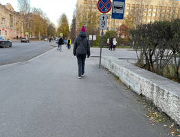 Почему с возрастом важно держаться от людей на расстоянии: стих Юрия Левитанского, пробирающий до глубины души