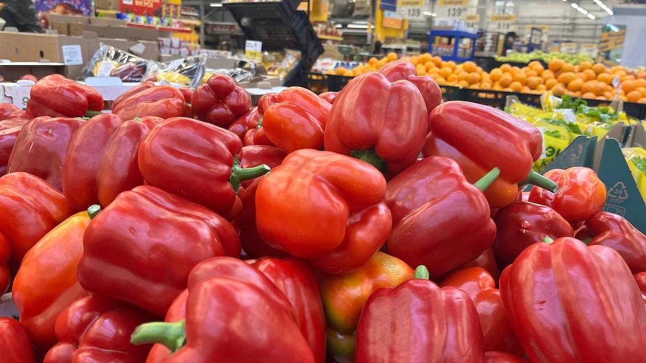 Главная картинка новости: В Коми подорожали овощи: сладкий перец и томаты прибавили в цене до 21%